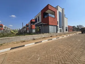 4bdrm House in Membley Estate for rent