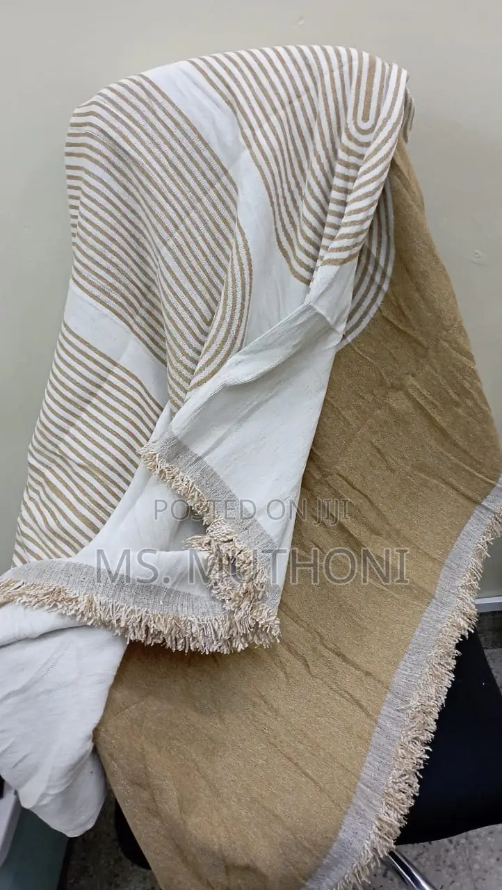 Modern Nordic Decorarive Throw Blanket (; 127cm *172cm*)