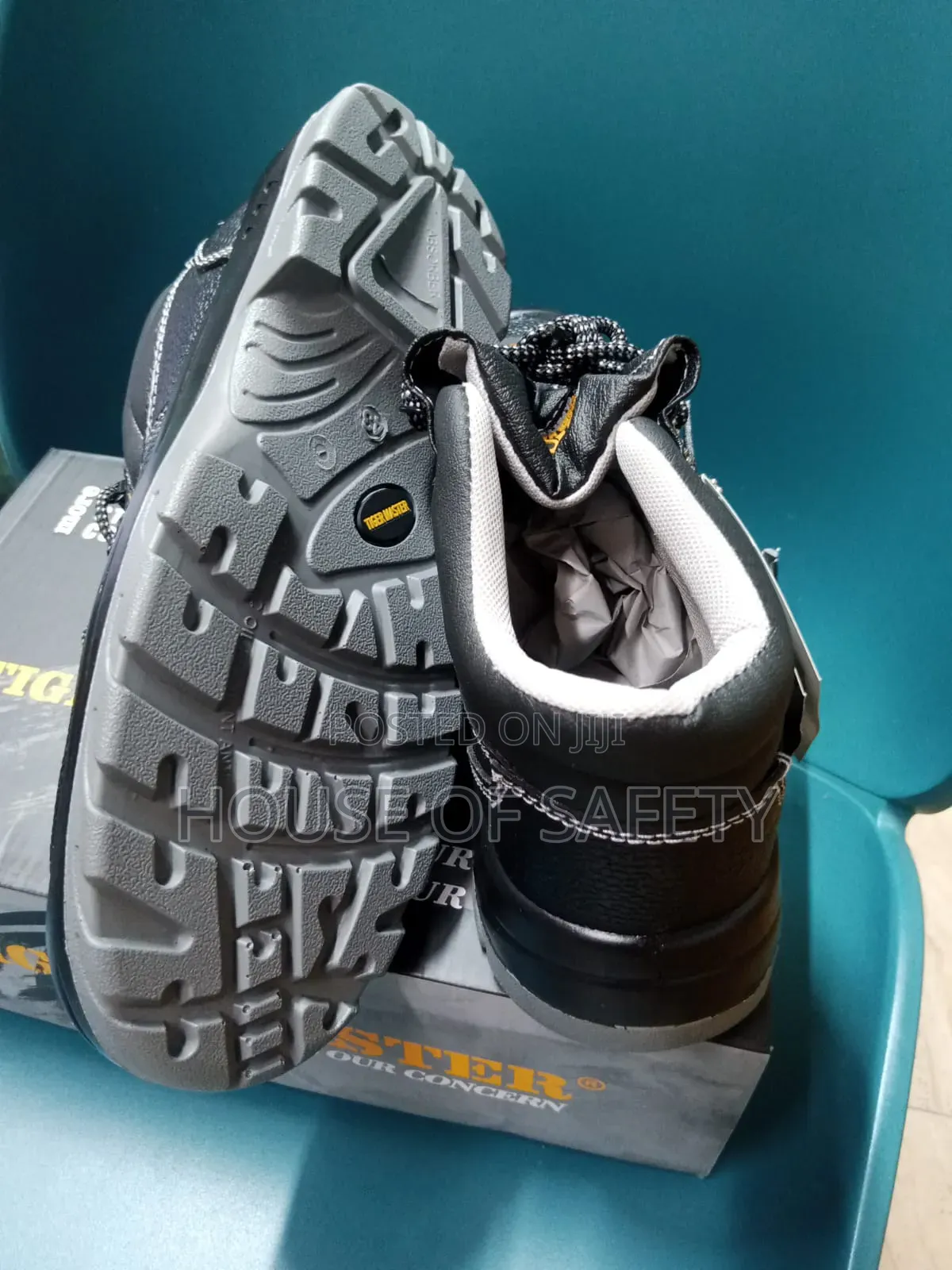 Tiger Master Boots