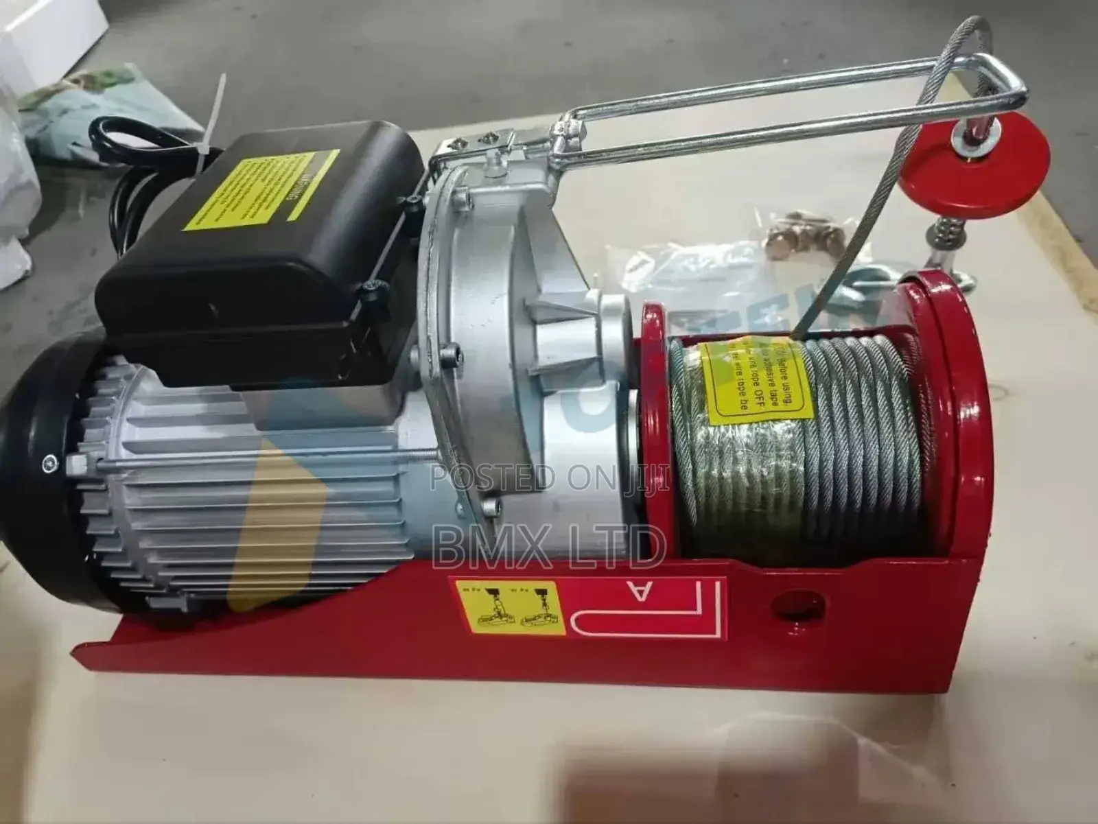 Heavy Lifting Winch With Simple Remote Control Operation
