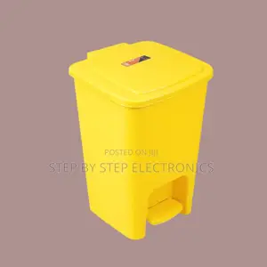 Heavy-Duty 30litres Hard Plastic Step Pedal Waste Garbage Dust Bin