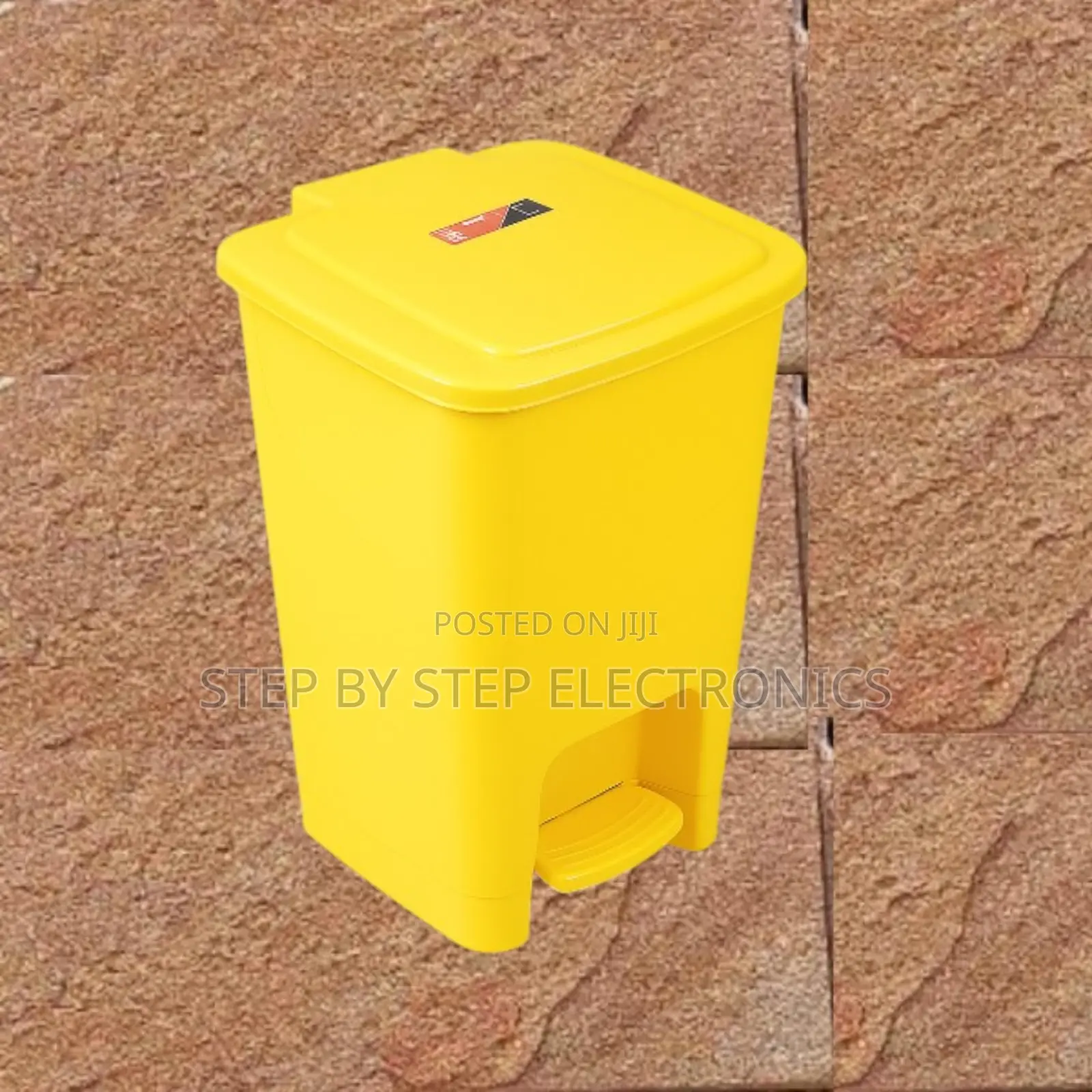 Long-Lasting 30litres Hard Plastic Step Pedal Waste Garbage Dust Bin
