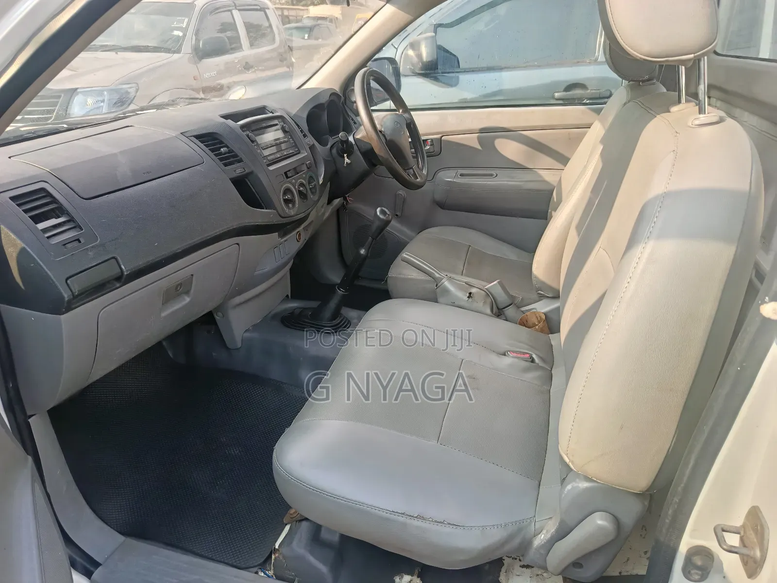 Toyota Hilux 2009 White