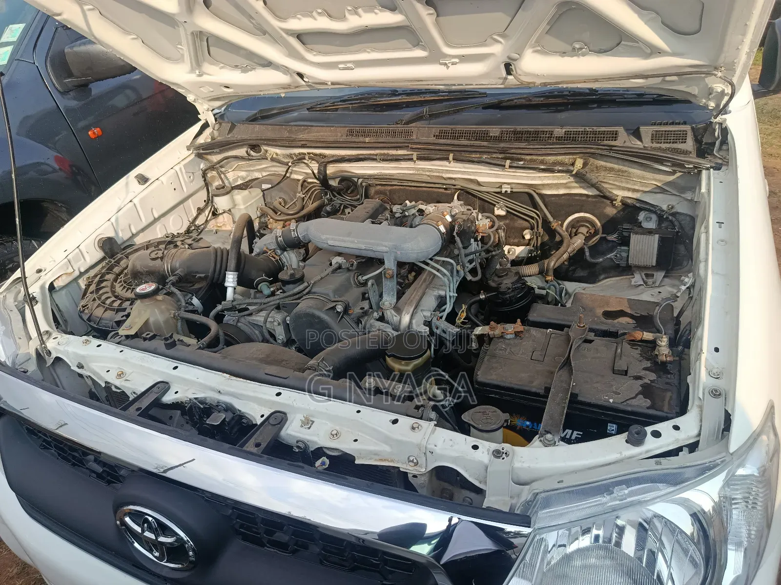 Toyota Hilux 2009 White