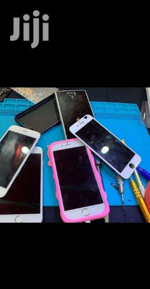 All iPhones Screens Replacement Services
