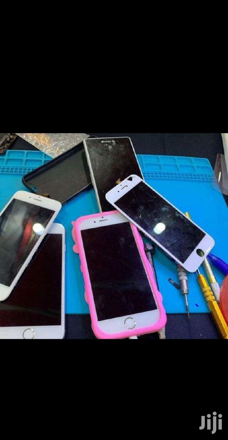 All iPhones Screens Replacement Services