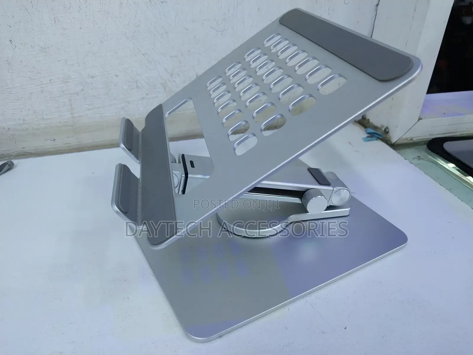 H06 Tablet Stand Desktop Adjustable Folding Stand Portable
