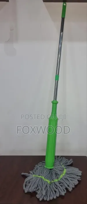 Self-Wringing Twist Mop