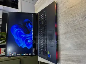 Laptop MSI Raider GE76 12UGS 32GB Intel Core I7 SSD 1T