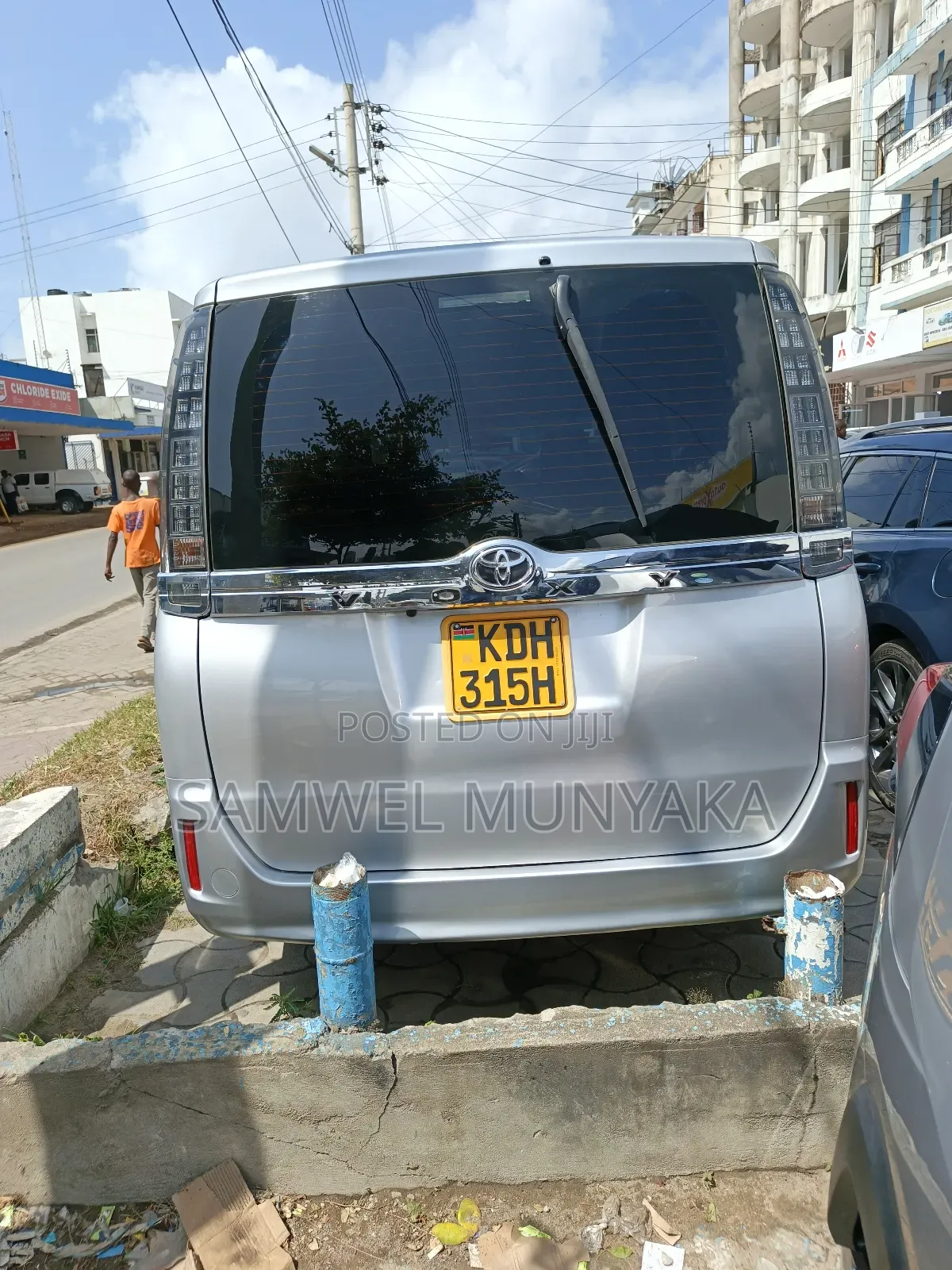 Toyota Voxy 2015 Silver
