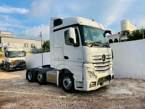 Transit Trailers Available for Transport Services