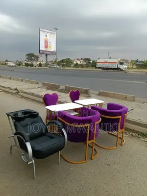 Sink Chair and 2 Manicure Sets 