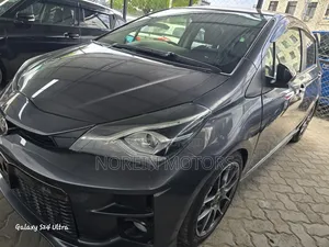 Toyota Vitz 2018 Gray