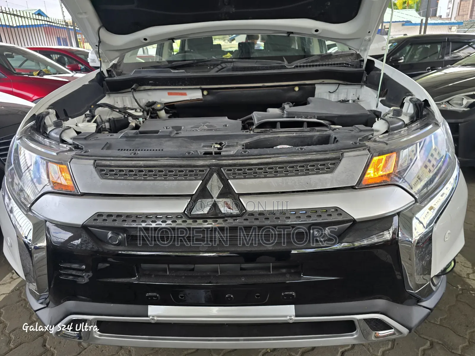 Mitsubishi Outlander 2019 Off white