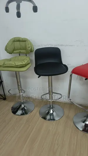 Barstool/Kitchen Stool With Silver Stand
