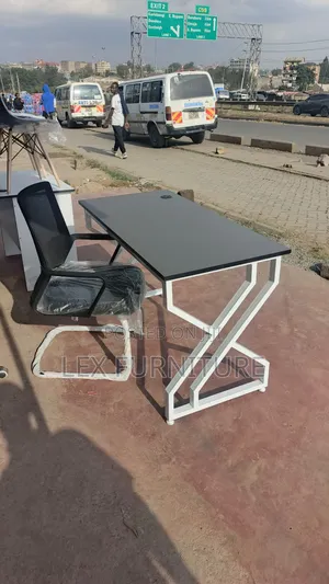 Black Office Chair Plus Metallic Frame Office Desk