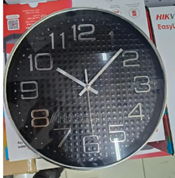 Wall Clock With 1080p Smart Wireless Wi-Fi Camera