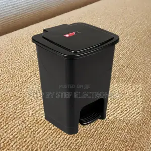 Stylish 30l Hard Plastic Step Pedal Waste Bin Trash Can for Kitchen