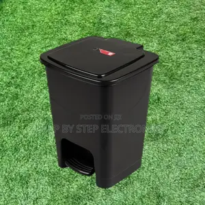 30l Hard Plastic Step Pedal Waste Bin Trash Can for Indoor Outdoor