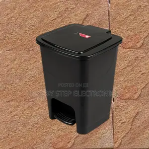 30l Hard Plastic Step Pedal Waste Bin Trash Can – Space Saving Design