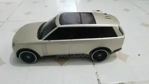 Bluetooth Speaker Solar Rechargeable in Range Rover Built.