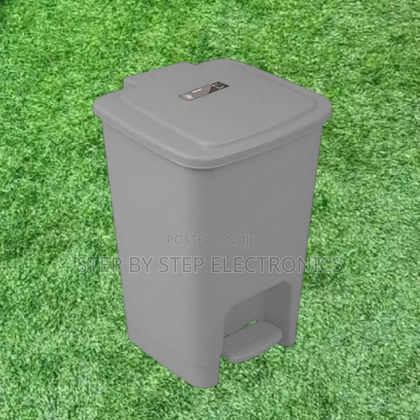 Compact Design 30l Litres Hard Plastic Step Pedal Waste Bin Trash Can