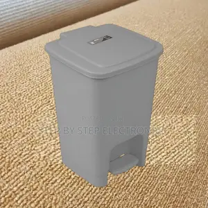 Economical 30l Hard Plastic Step Pedal Waste Bin Trash Can
