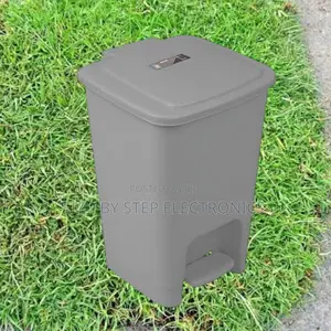30l Hard Plastic Step Pedal Bin Trash Can for Home, Commercial Use