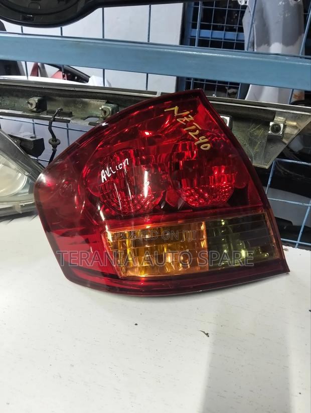 Allion 240 2002 Tailight