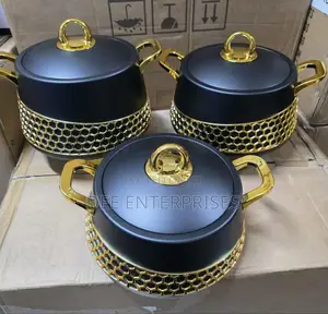 Elegant Hotpots With Gold Detail