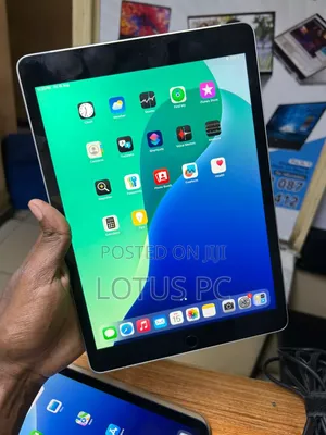 Apple iPad 10.2 (2021) 256 GB Silver
