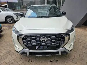 New Nissan Magnite 1.0 Petrol FWD 2025 White