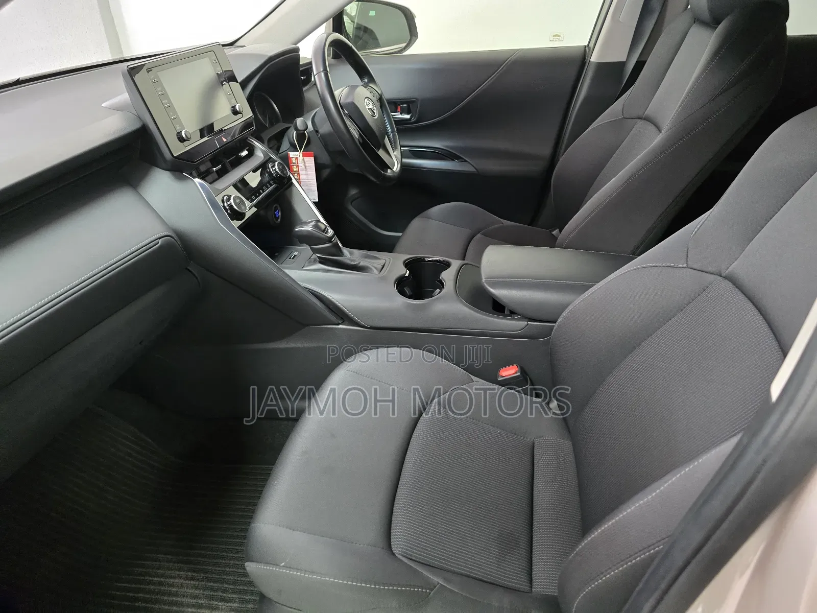 Toyota Harrier 2021 Silver
