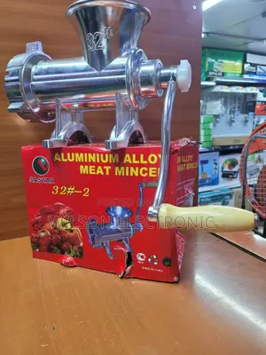 High Quality Performance Manual Meat Mincer. M32