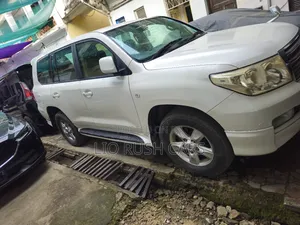 Toyota Land Cruiser 2009 White