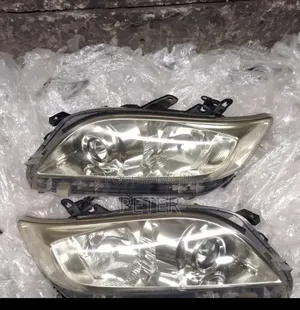 Toyota Vanguard Headlights