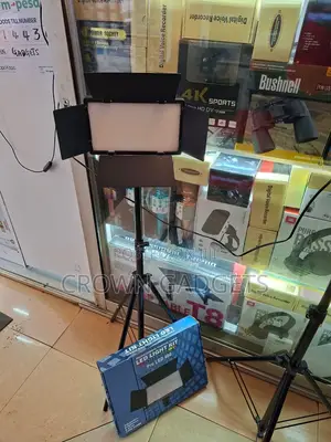 U600original Pro Led 600 Lighting Kit With Stand for Creators