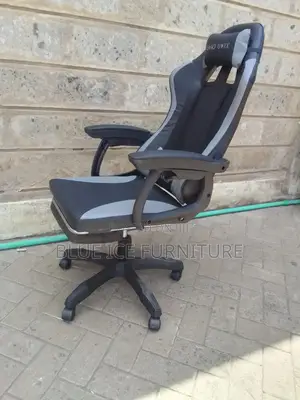 Elegant Modern Gaming Chair