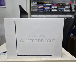 New Laptop Apple MacBook Air 2025 M4 13-Inch 16GB Apple M4 SSD 256GB