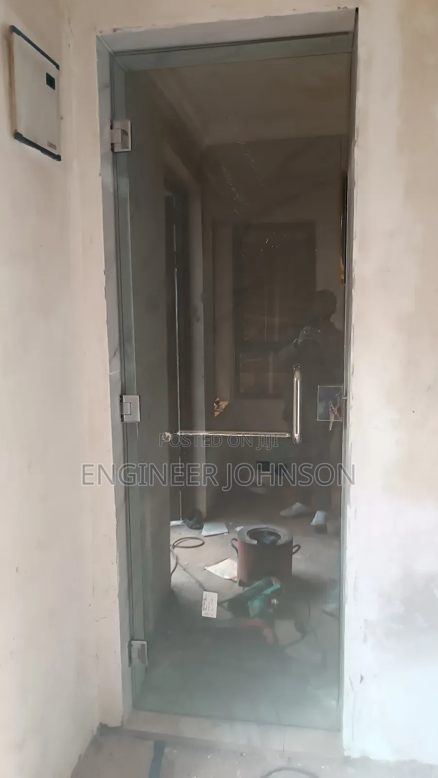 Frameless Glass Door