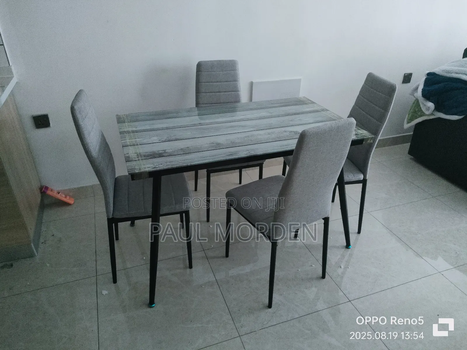 4 Dining Chairs With Glass Table