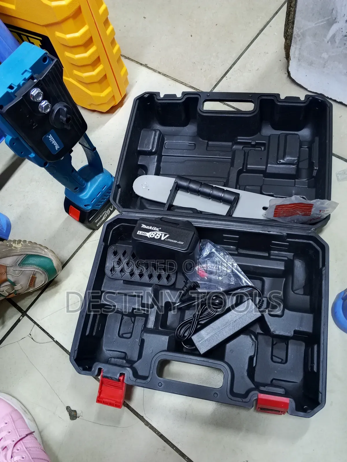 12" Makita Chainsaw