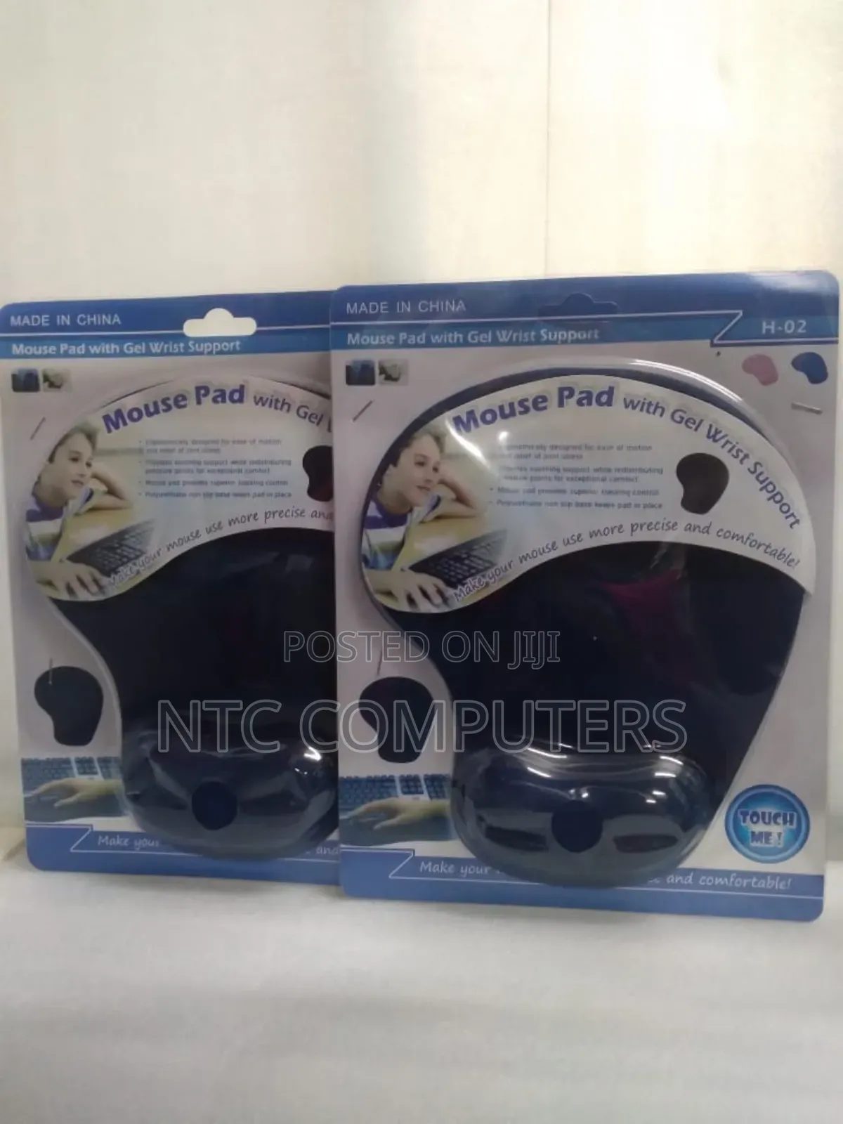 Mouse Pad With Gel Wrist Support