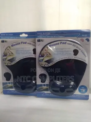 Mouse Pad With Gel Wrist Support