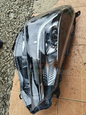 Vitz 2016,Headlight Xenon