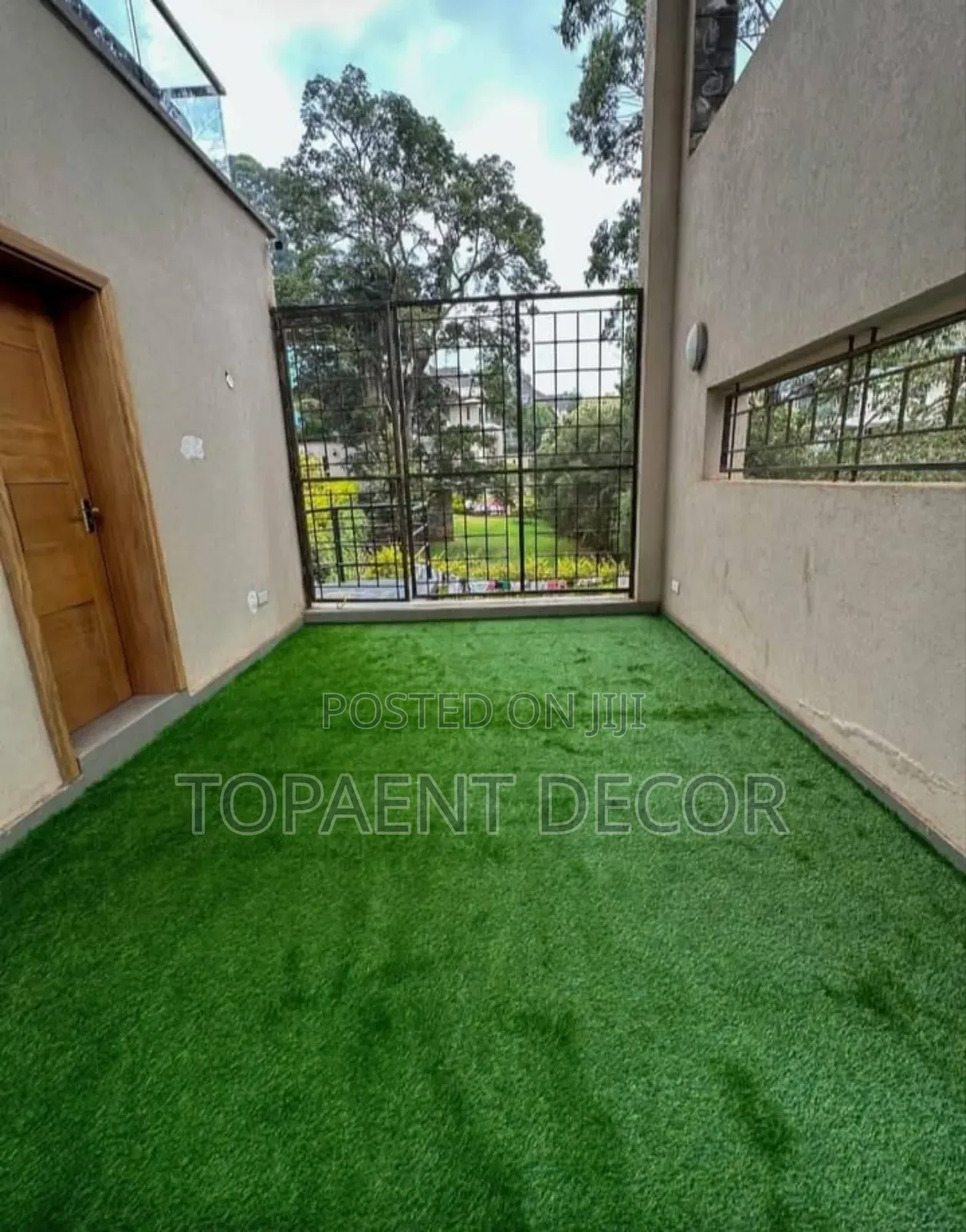 15mm Soft Touch and Water Retention Artificial Grass Carpet