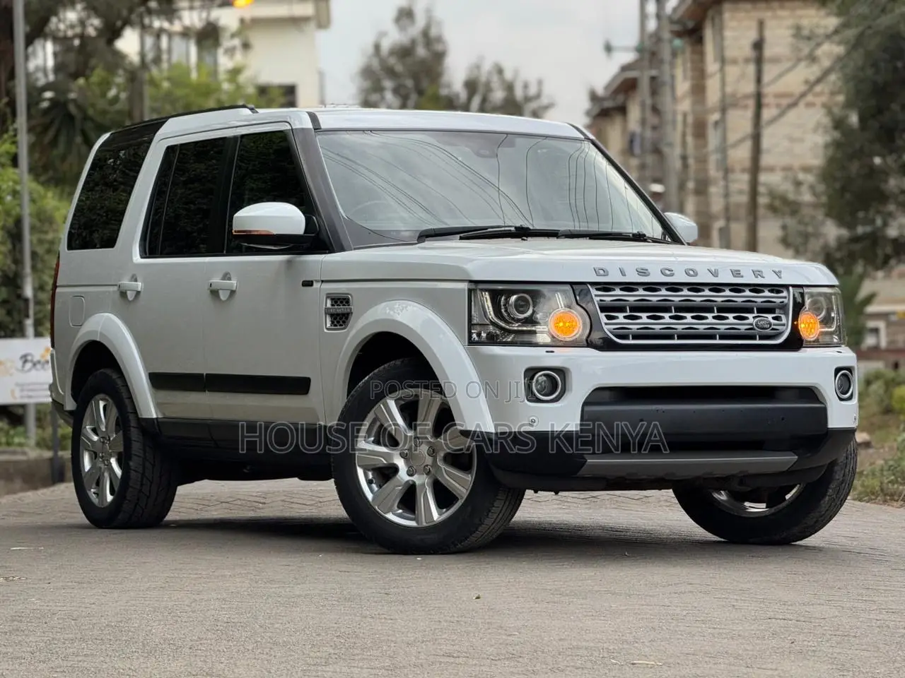 Land Rover Discovery 2015 White