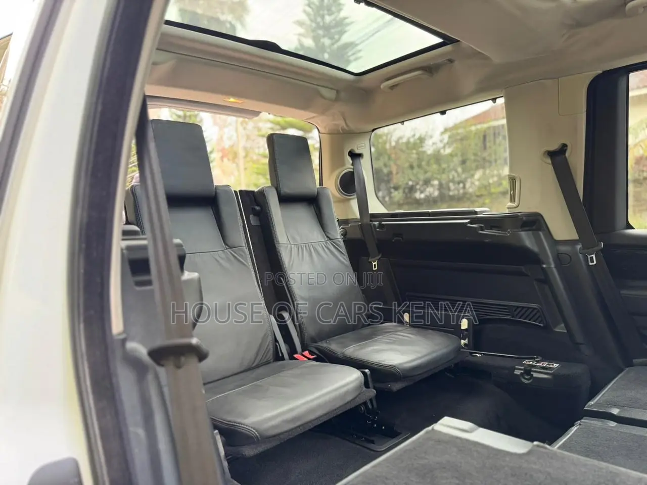 Land Rover Discovery 2015 White