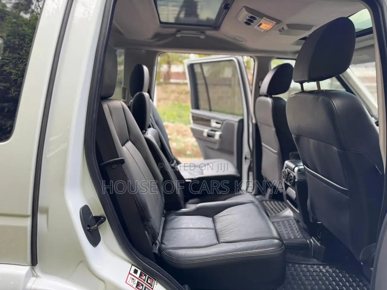 Land Rover Discovery 2015 White