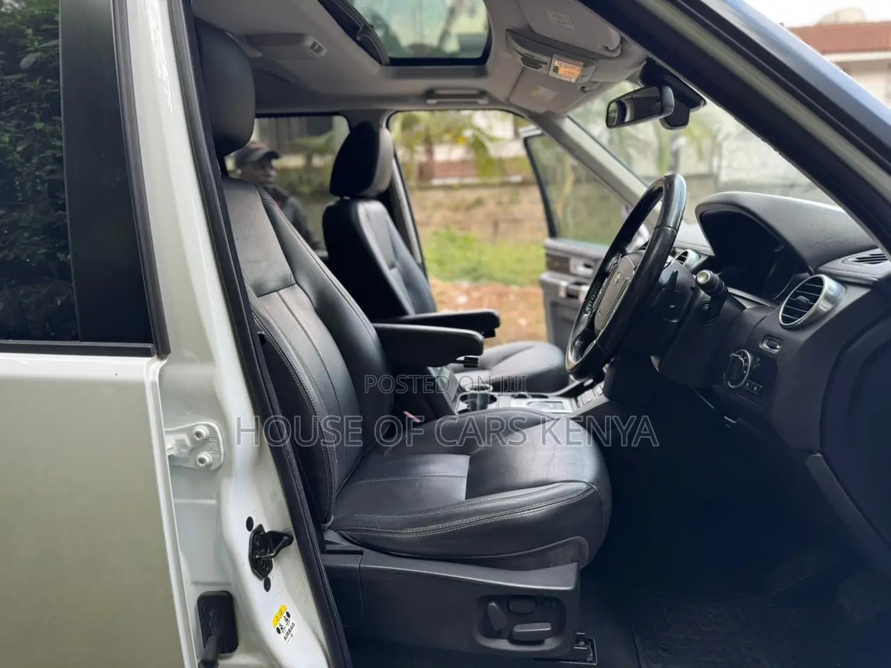 Land Rover Discovery 2015 White